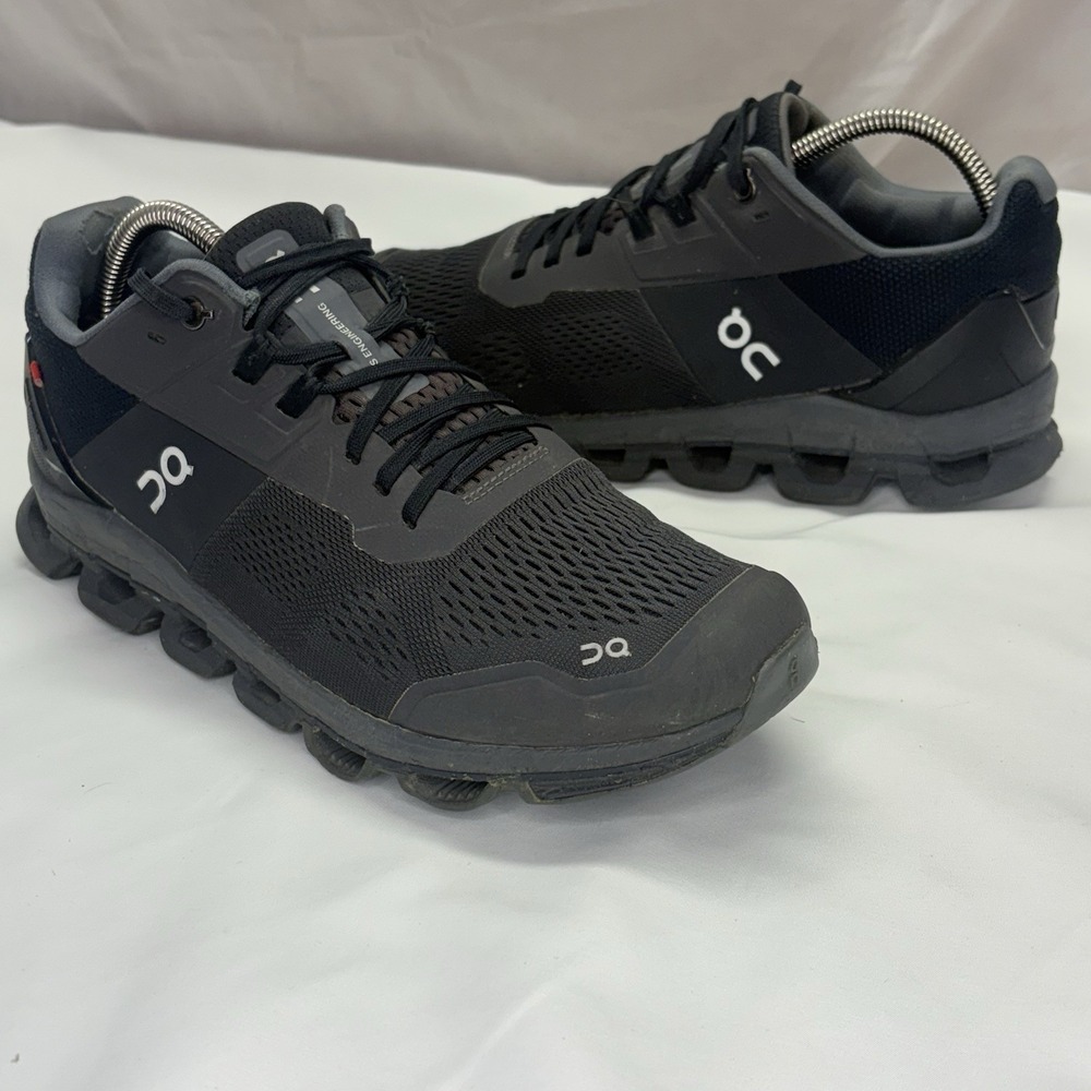 On Cloud Men's Cloudace Trainer Running Shoes Size US 9.5 EU 43 Graphite/Black
